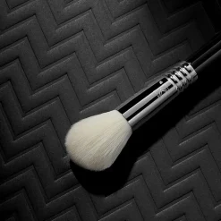 Sigma Beauty F76 Chiseled Cheek