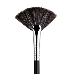 Sigma Beauty F42 Strobing Fan Brush