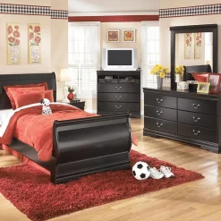 Signature Design by Ashley® Gilmore 4-Pc Bedroom Set