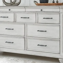Signature Design by Ashley® Kaelyn 7-Drawer Dresser