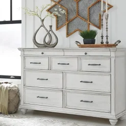 Signature Design by Ashley® Kaelyn 7-Drawer Dresser