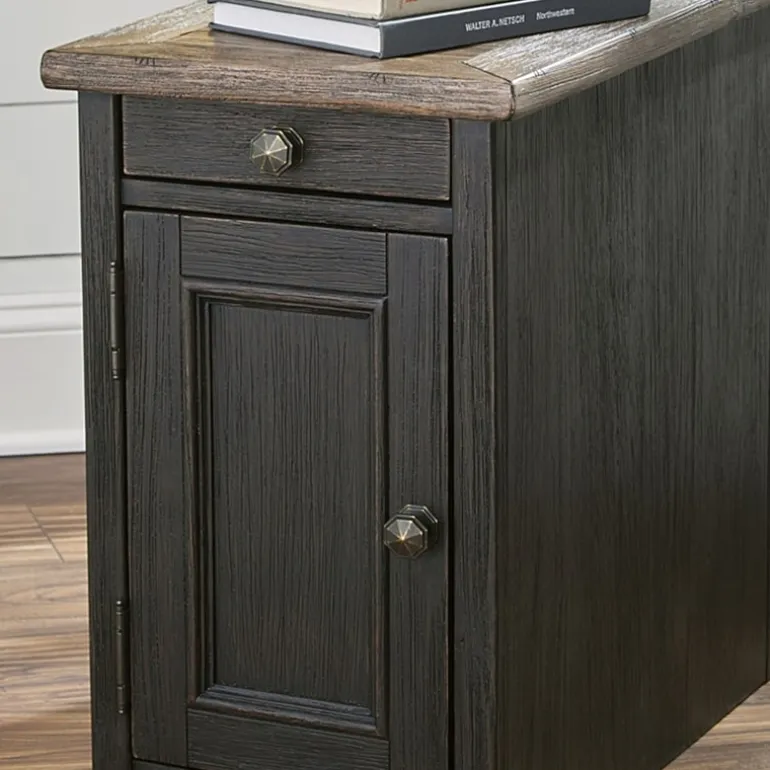 Signature Design by Ashley® Tyler Creek Chair Side End Table