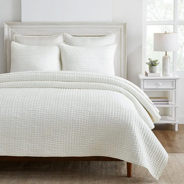 SUPERIOR® Bella Silk Handmade Luxury Quilt