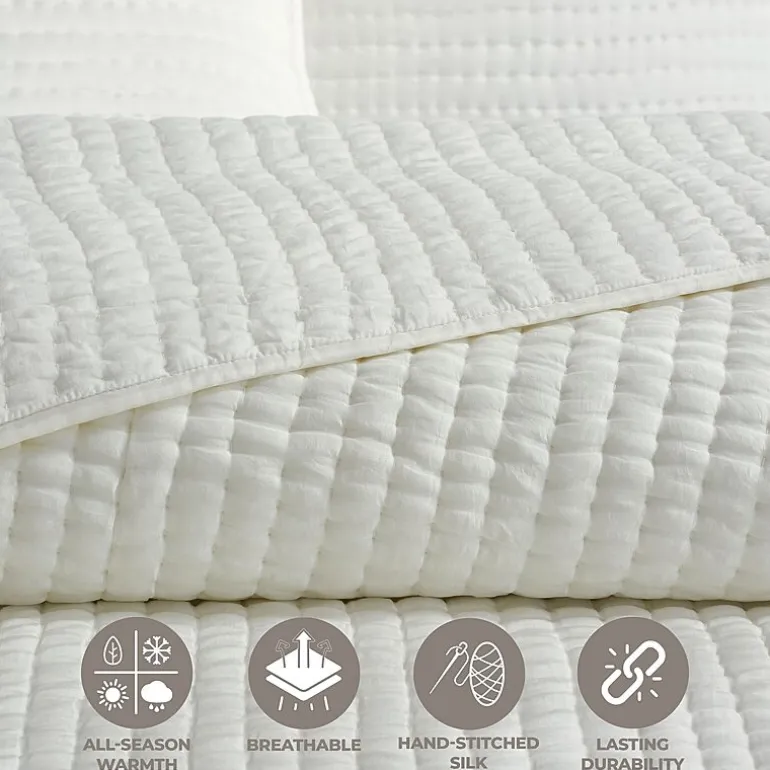 SUPERIOR® Bella Silk Handmade Luxury Quilt