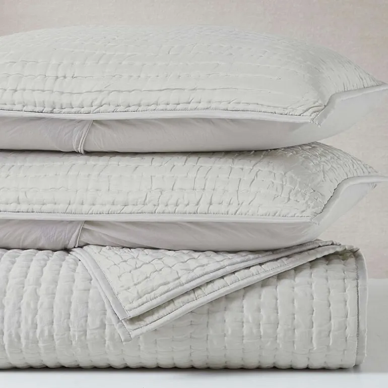 SUPERIOR® Bella Silk Handmade Luxury Quilt
