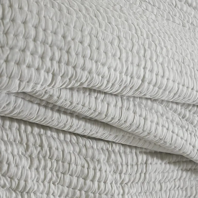 SUPERIOR® Bella Silk Handmade Luxury Quilt
