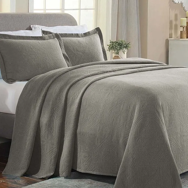 SUPERIOR® Celtic Circle Textured Woven Jacquard Bedspread with Shams