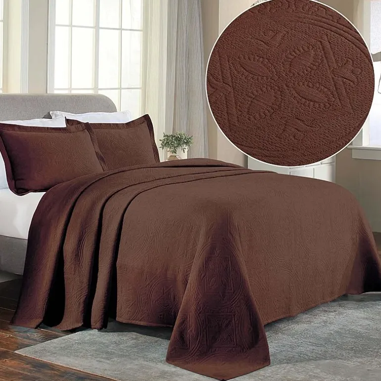 SUPERIOR® Celtic Circle Textured Woven Jacquard Bedspread with Shams