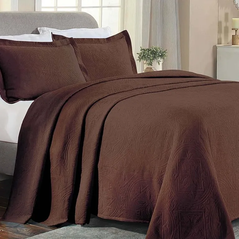 SUPERIOR® Celtic Circle Textured Woven Jacquard Bedspread with Shams