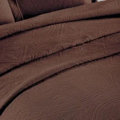 SUPERIOR® Celtic Circle Textured Woven Jacquard Bedspread with Shams