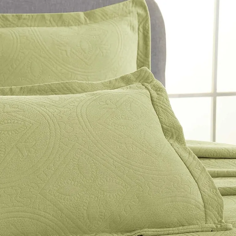 SUPERIOR® Celtic Circle Textured Woven Jacquard Bedspread with Shams