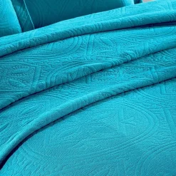 SUPERIOR® Celtic Circle Textured Woven Jacquard Bedspread with Shams