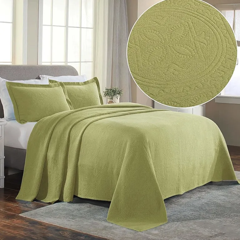 SUPERIOR® Celtic Circle Textured Woven Jacquard Bedspread with Shams