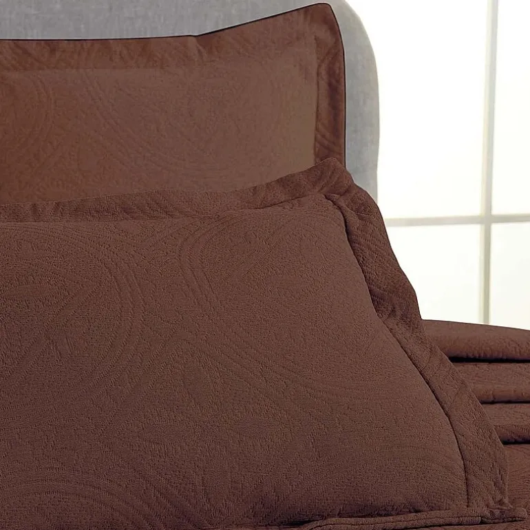 SUPERIOR® Celtic Circle Textured Woven Jacquard Bedspread with Shams