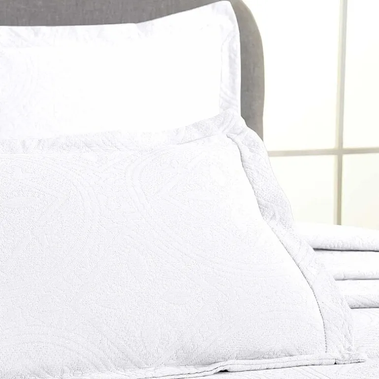 SUPERIOR® Celtic Circle Textured Woven Jacquard Bedspread with Shams