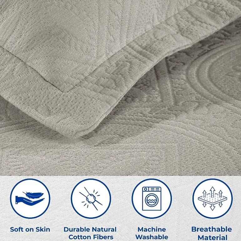 SUPERIOR® Celtic Circle Textured Woven Jacquard Bedspread with Shams
