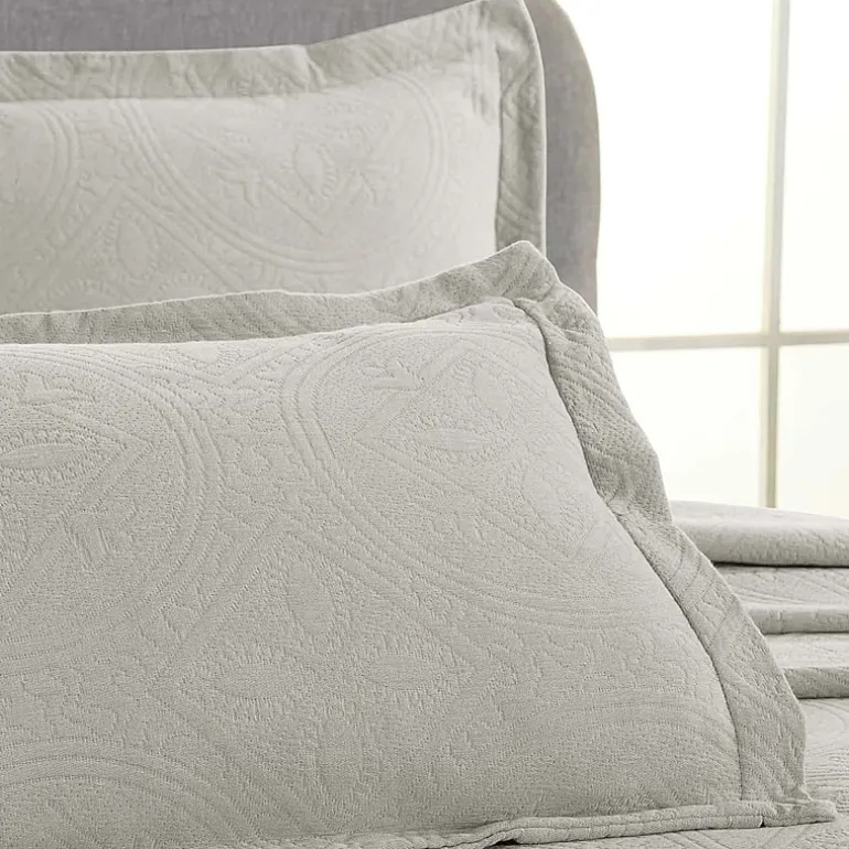 SUPERIOR® Celtic Circle Textured Woven Jacquard Bedspread with Shams