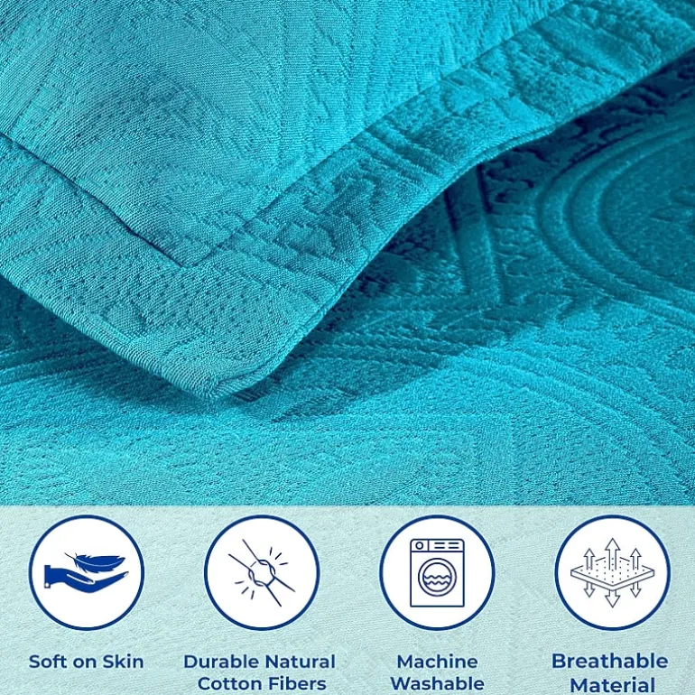 SUPERIOR® Celtic Circle Textured Woven Jacquard Bedspread with Shams