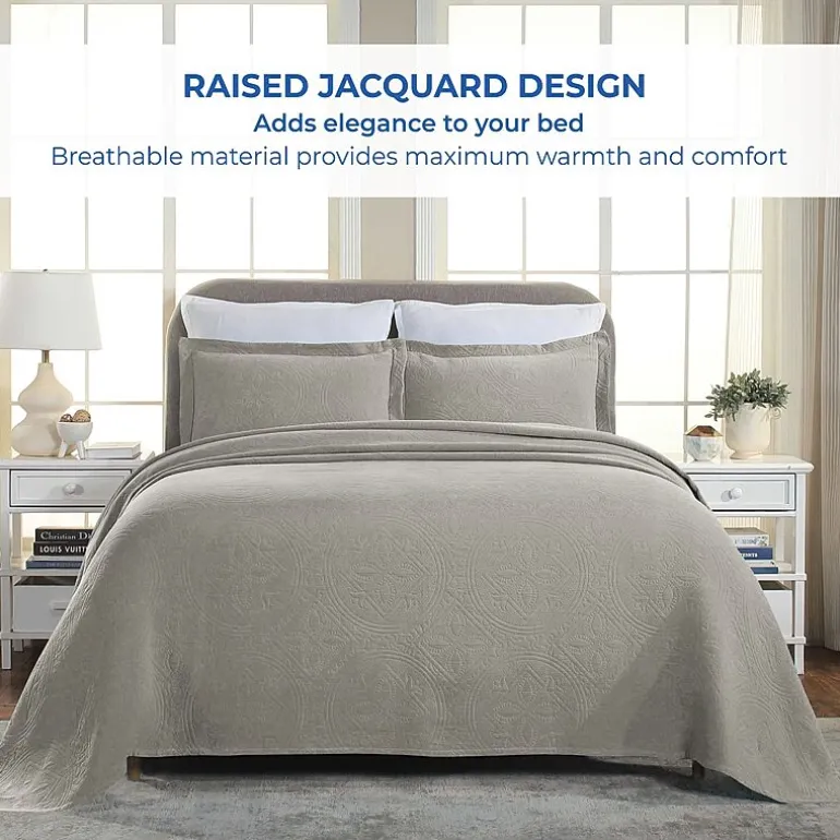 SUPERIOR® Celtic Circle Textured Woven Jacquard Bedspread with Shams