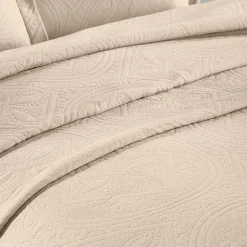 SUPERIOR® Celtic Circle Textured Woven Jacquard Bedspread with Shams