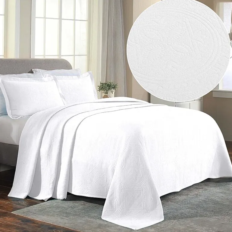 SUPERIOR® Celtic Circle Textured Woven Jacquard Bedspread with Shams
