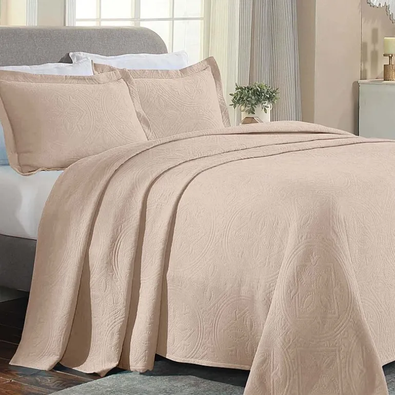 SUPERIOR® Celtic Circle Textured Woven Jacquard Bedspread with Shams
