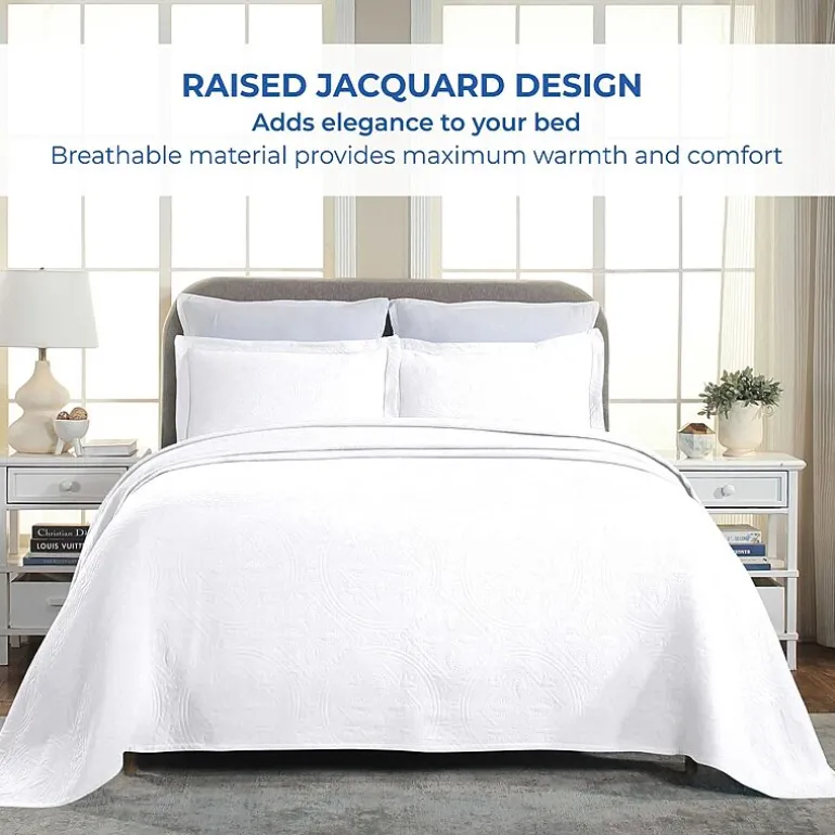 SUPERIOR® Celtic Circle Textured Woven Jacquard Bedspread with Shams