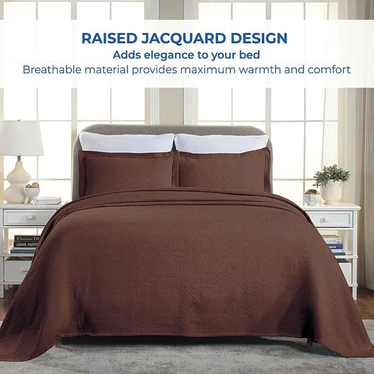 SUPERIOR® Celtic Circle Textured Woven Jacquard Bedspread with Shams