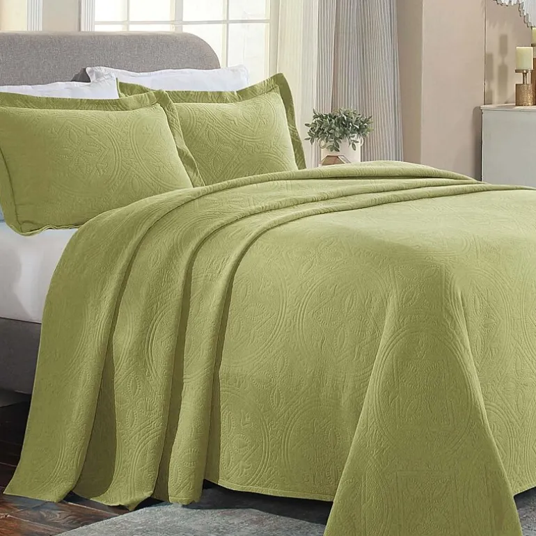 SUPERIOR® Celtic Circle Textured Woven Jacquard Bedspread with Shams