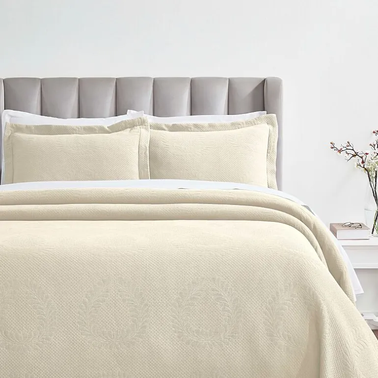 SUPERIOR® Peploi Cotton Floral Wreath Cottage Style Bedspread with Shams