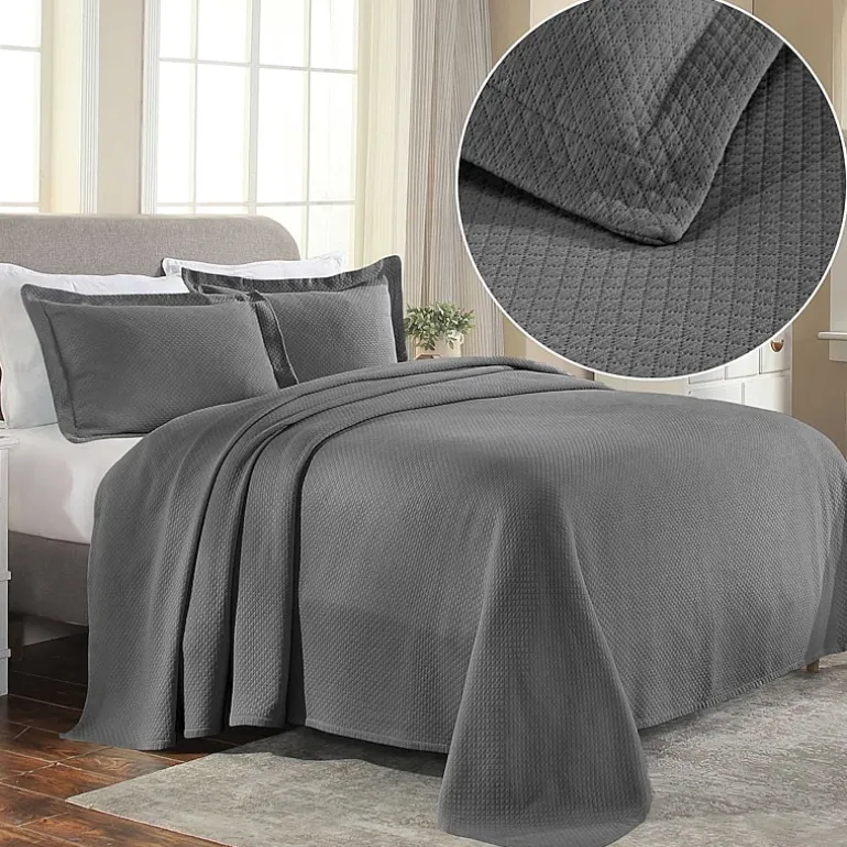 SUPERIOR® Solitaire Diamond Matelasse Geometric Jacquard Bedspread