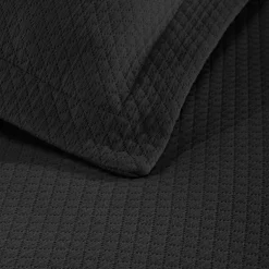 SUPERIOR® Solitaire Diamond Matelasse Geometric Jacquard Bedspread