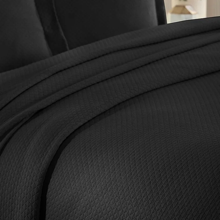 SUPERIOR® Solitaire Diamond Matelasse Geometric Jacquard Bedspread