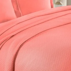 SUPERIOR® Solitaire Diamond Matelasse Geometric Jacquard Bedspread