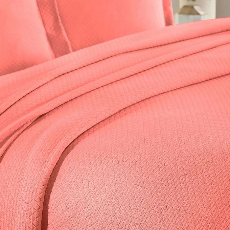 SUPERIOR® Solitaire Diamond Matelasse Geometric Jacquard Bedspread