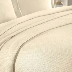 SUPERIOR® Solitaire Diamond Matelasse Geometric Jacquard Bedspread