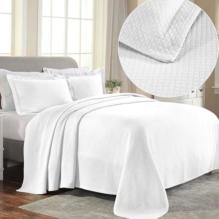 SUPERIOR® Solitaire Diamond Matelasse Geometric Jacquard Bedspread