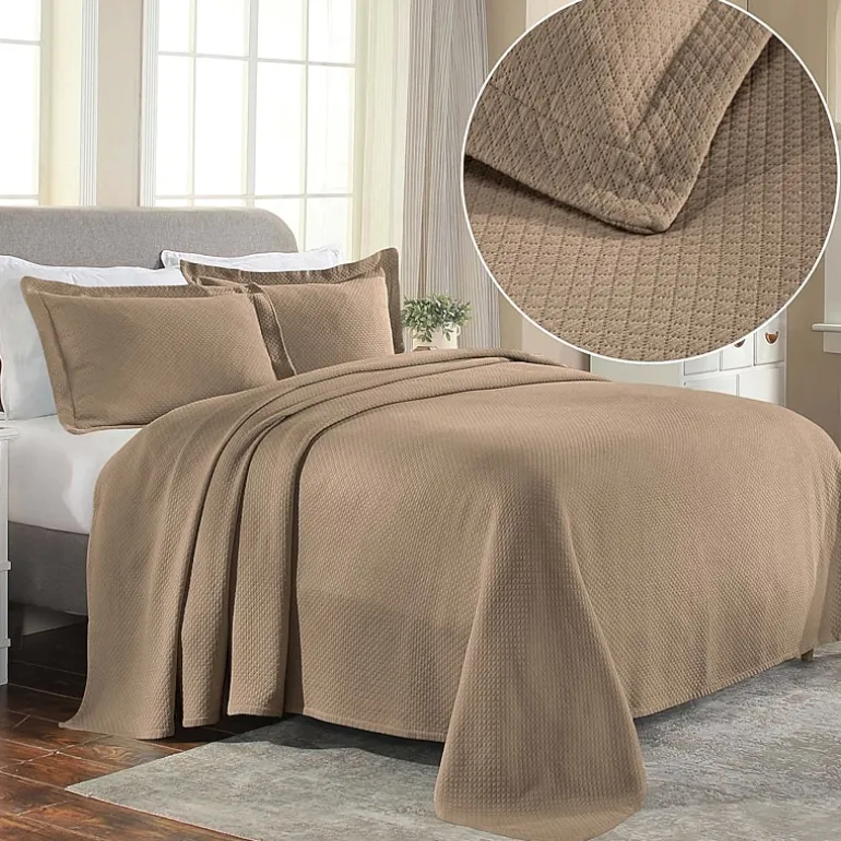 SUPERIOR® Solitaire Diamond Matelasse Geometric Jacquard Bedspread