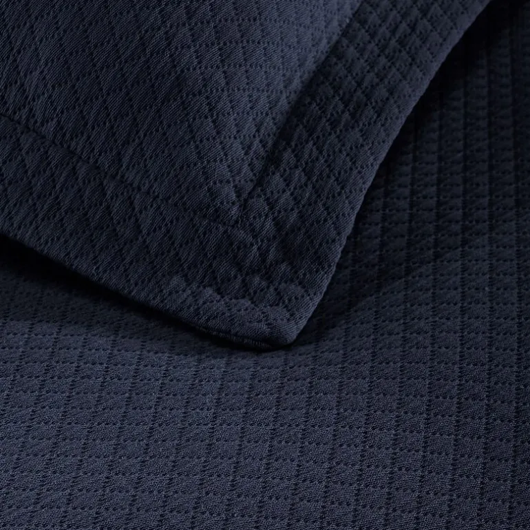 SUPERIOR® Solitaire Diamond Matelasse Geometric Jacquard Bedspread