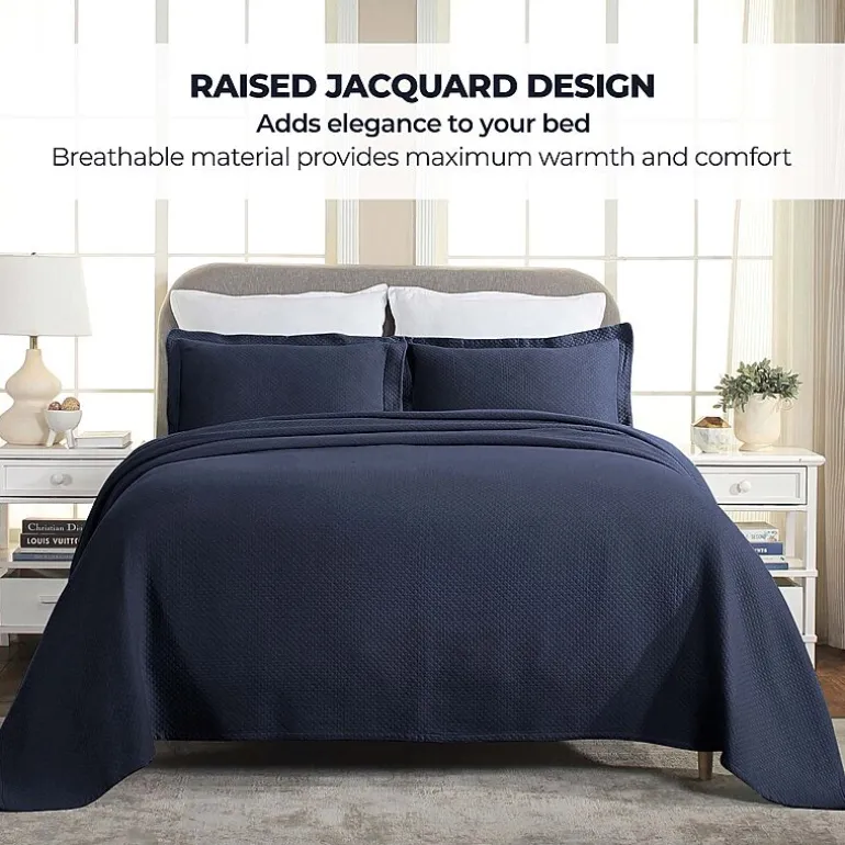 SUPERIOR® Solitaire Diamond Matelasse Geometric Jacquard Bedspread