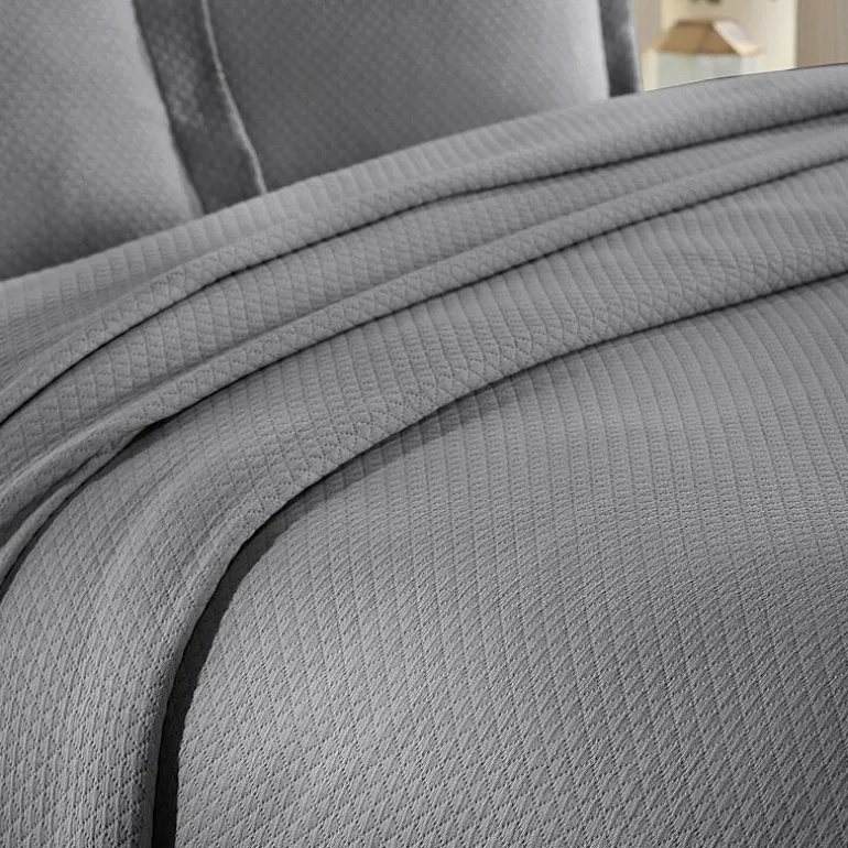 SUPERIOR® Solitaire Diamond Matelasse Geometric Jacquard Bedspread