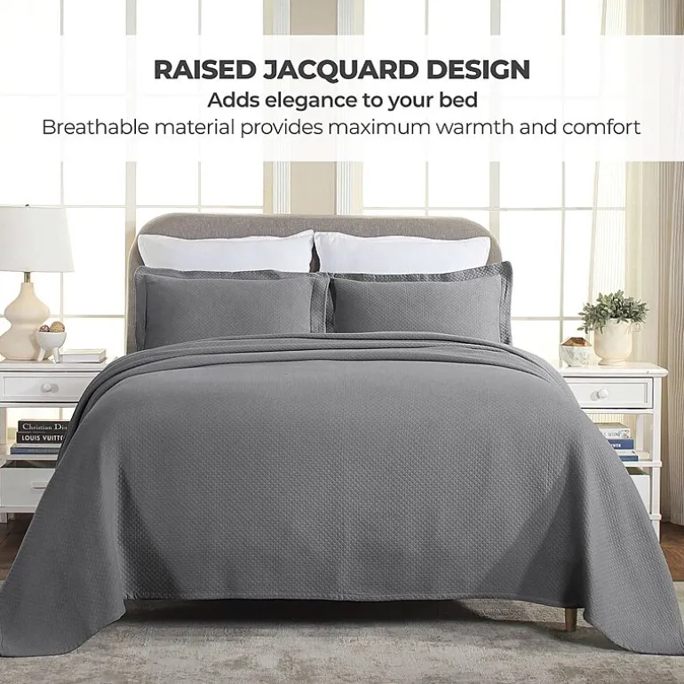 SUPERIOR® Solitaire Diamond Matelasse Geometric Jacquard Bedspread
