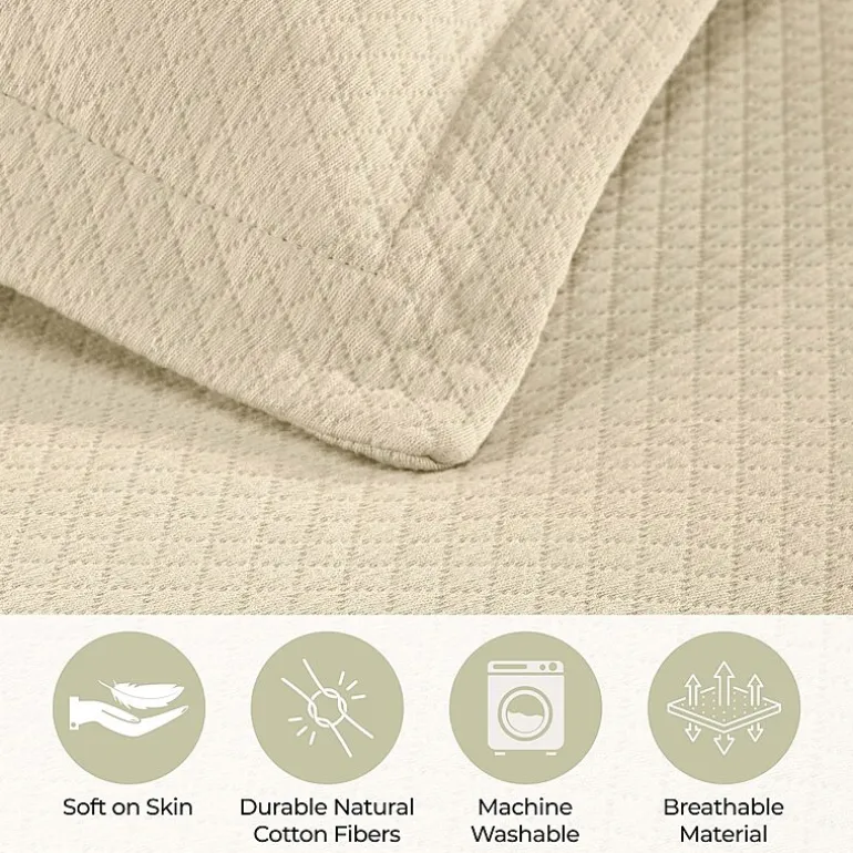SUPERIOR® Solitaire Diamond Matelasse Geometric Jacquard Bedspread