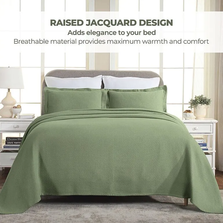 SUPERIOR® Solitaire Diamond Matelasse Geometric Jacquard Bedspread