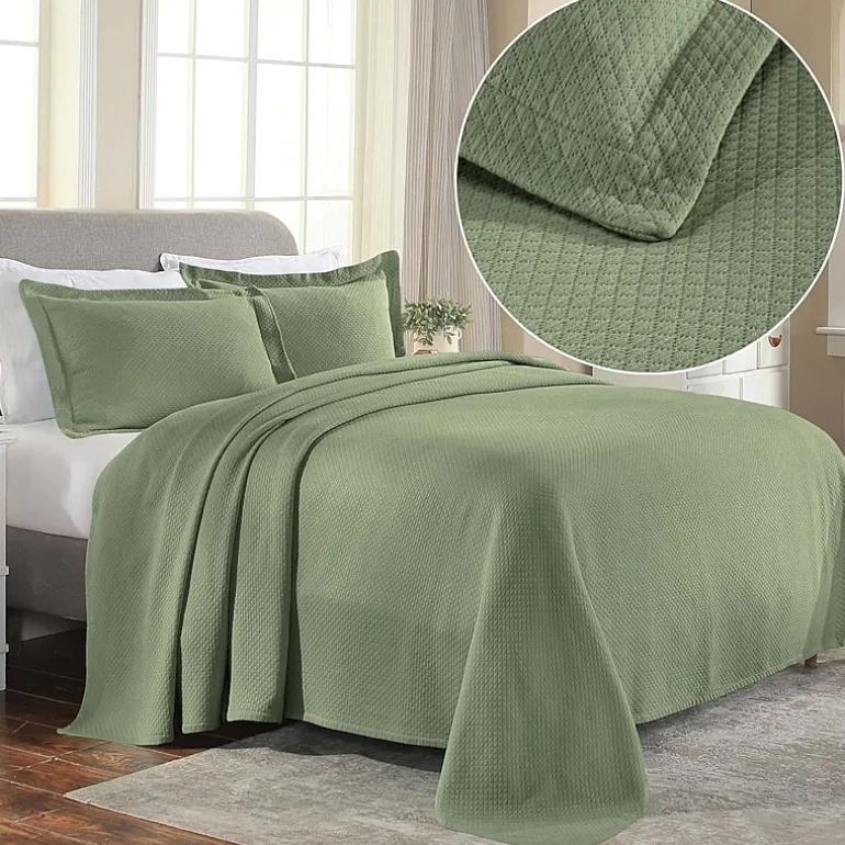 SUPERIOR® Solitaire Diamond Matelasse Geometric Jacquard Bedspread