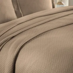 SUPERIOR® Solitaire Diamond Matelasse Geometric Jacquard Bedspread