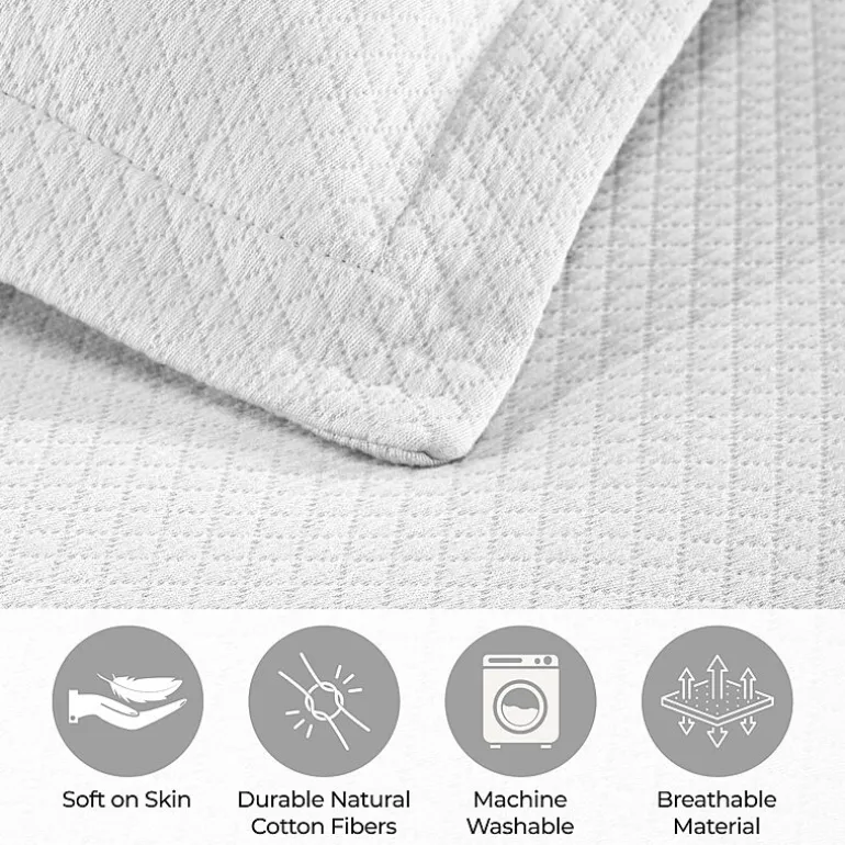 SUPERIOR® Solitaire Diamond Matelasse Geometric Jacquard Bedspread