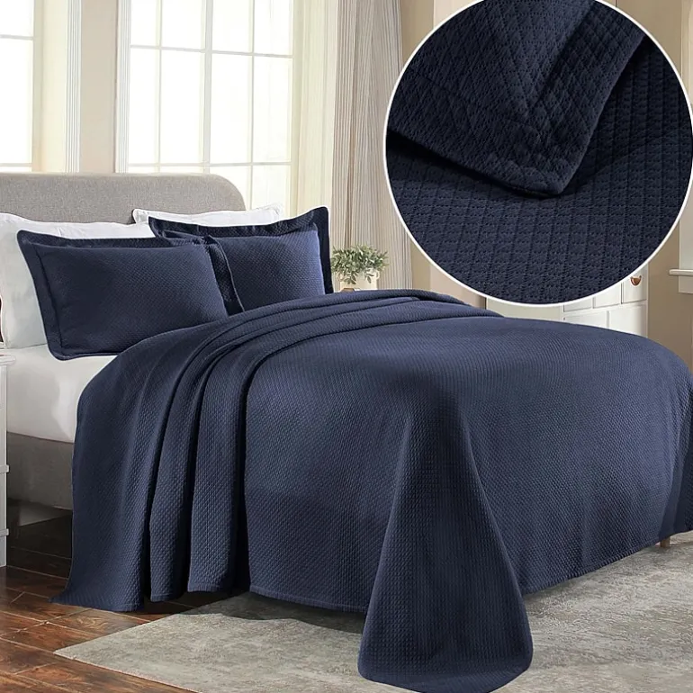 SUPERIOR® Solitaire Diamond Matelasse Geometric Jacquard Bedspread
