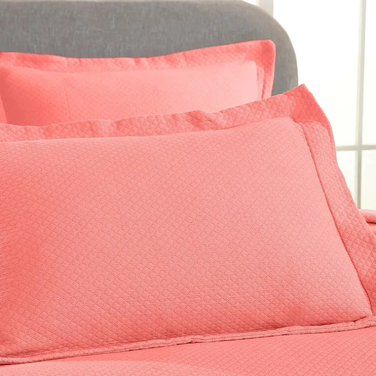 SUPERIOR® Solitaire Diamond Matelasse Geometric Jacquard Bedspread