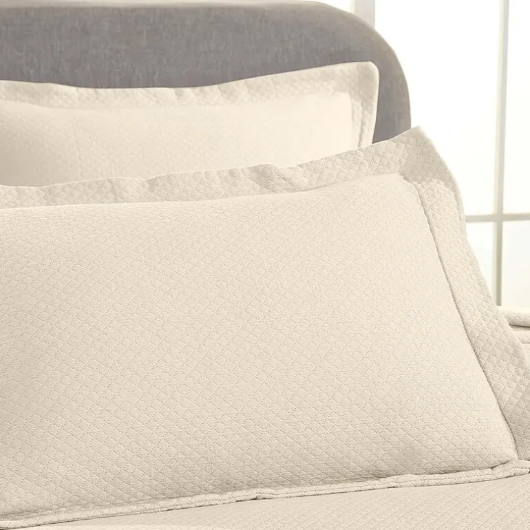 SUPERIOR® Solitaire Diamond Matelasse Geometric Jacquard Bedspread
